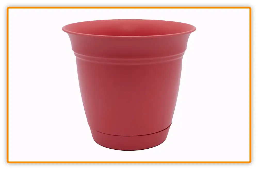 The HC Companies Eclipse Round Planter with Saucer