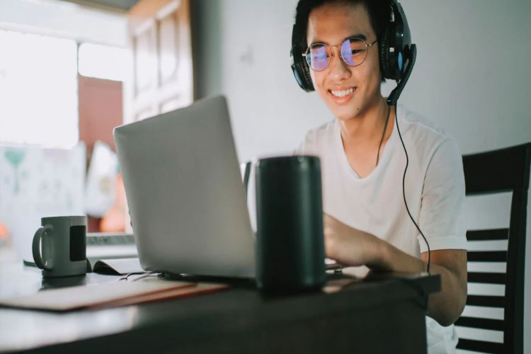 How Virtual Assistants Are Transforming Digital Marketing Workflows How Virtual Assistants Are Transforming Digital Marketing Workflows