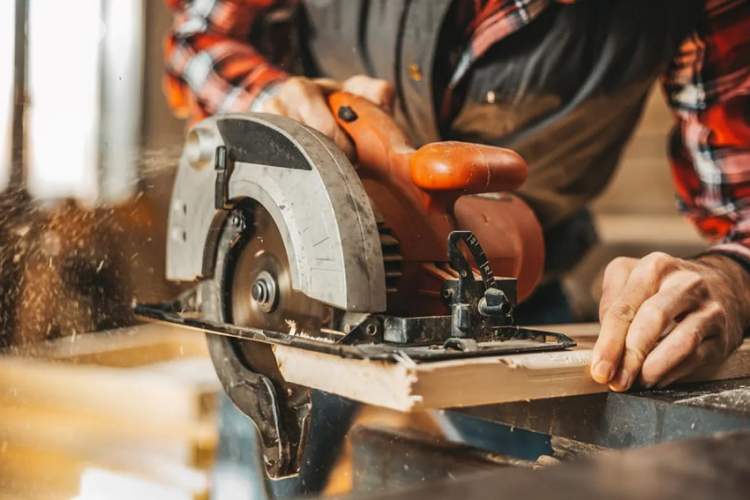 Why Adding a 240V Dedicated Garage Outlet Should Be Done by a Licensed Austin Electrician